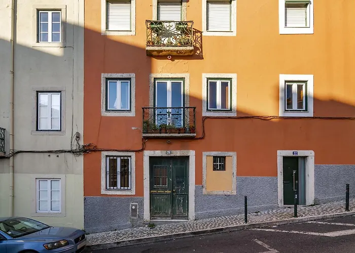 Whome Lisbon's Kept Secret: 2-bed W/ac & Patio Lägenhet *