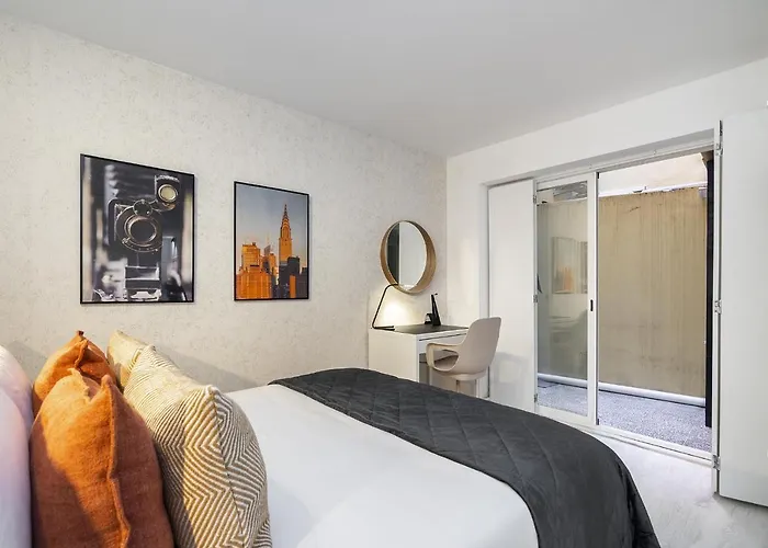 Whome Lisbon's Kept Secret: 2-bed W/ac & Patio Lägenhet