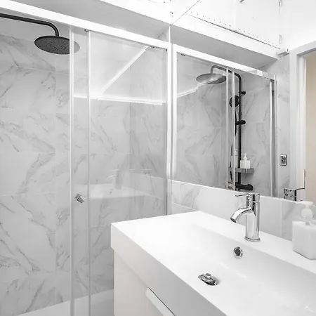 Whome Lisbon's Kept Secret: 2-bed W/ac & Patio 公寓 Lisboa