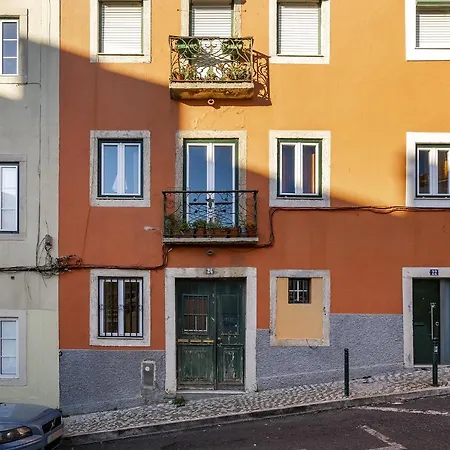 Whome Lisbon's Kept Secret: 2-bed W/ac & Patio Lägenhet *