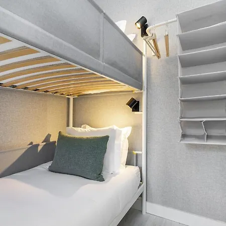 Whome Lisbon's Kept Secret: 2-bed W/ac & Patio * Lisboa